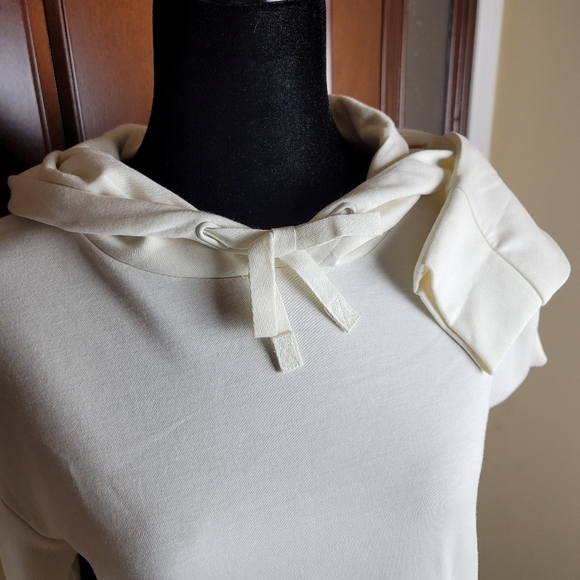 A New Day Hooded Pullover - Picture 15 of 16